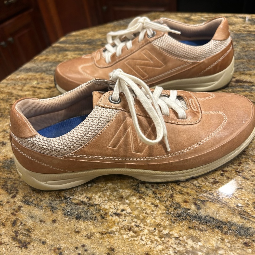 New Balance Tan/Cream Outer Leather Sneakers Size 8